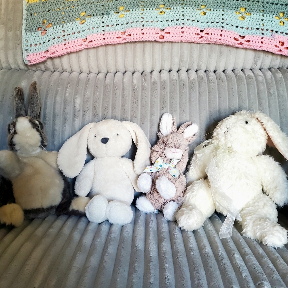 🐰 Bundle of 4 Stuffed Animal Bunny Rabbit Plush Toys 🐇